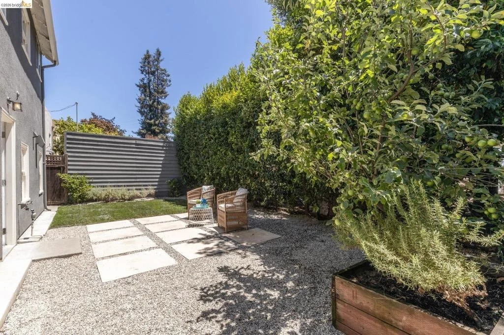 Photo of 1265 Holman Rd