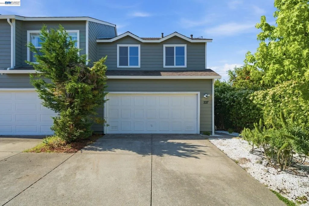 Photo of 227 Clearpointe Drive