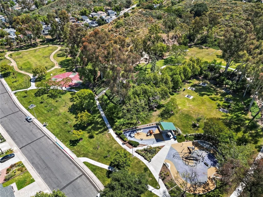 Photo of 21155 Larchmont