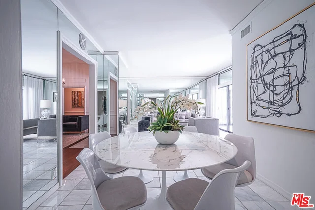 Photo of 517 N Rodeo Drive