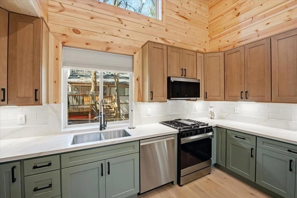 Photo of 830 Oriole Drive