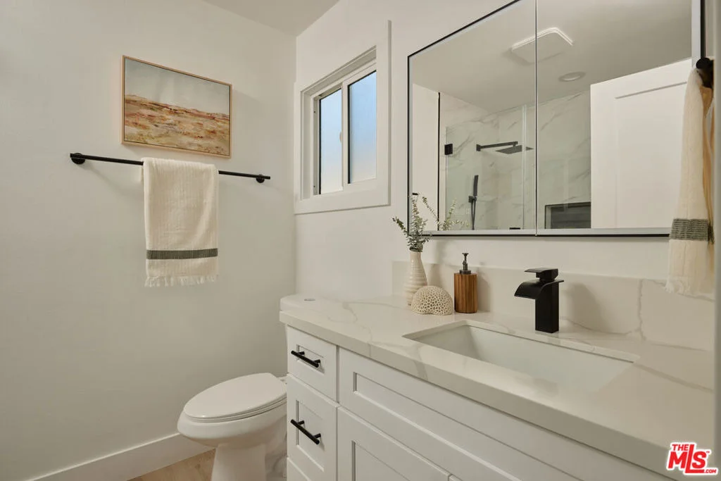 Photo of 1185 Medford Road