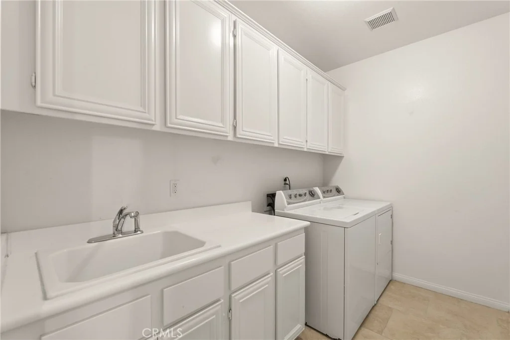 Photo of 1014 Skyline Place