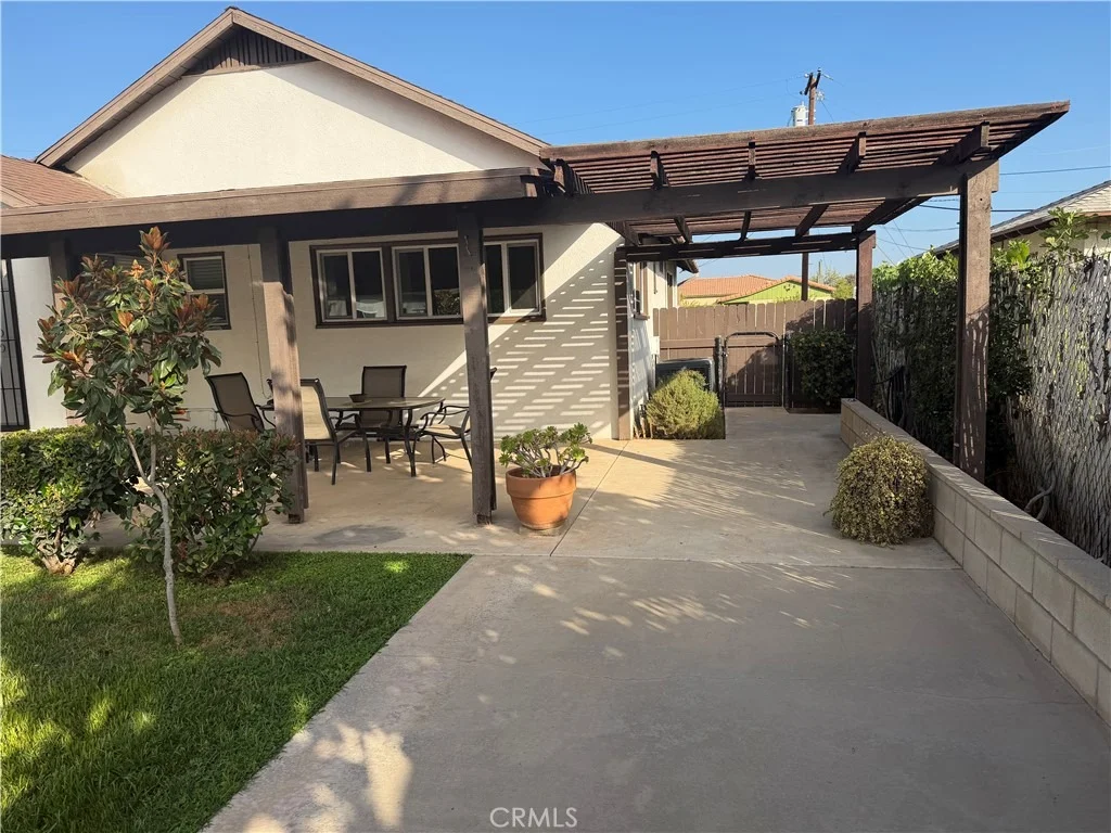 Photo of 1572 Hillcrest