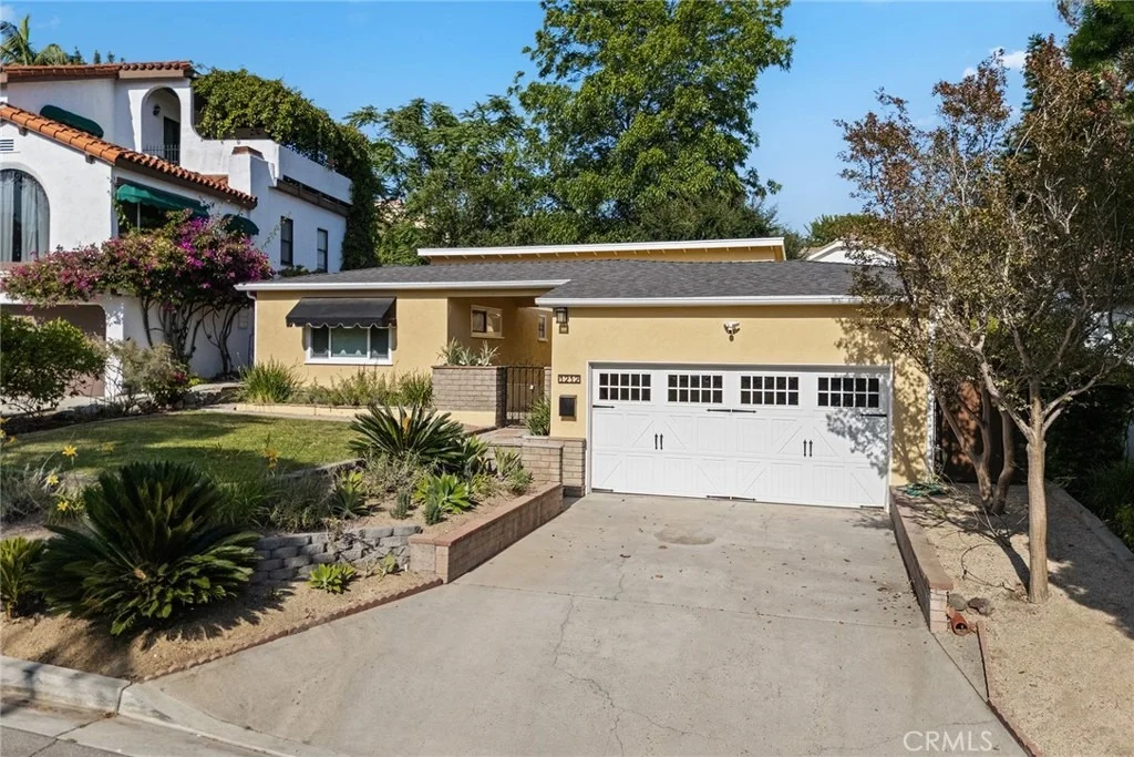 Photo of 1212 N Lemon