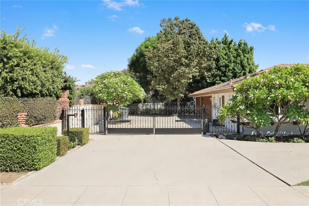 Photo of 2000 Holly Avenue