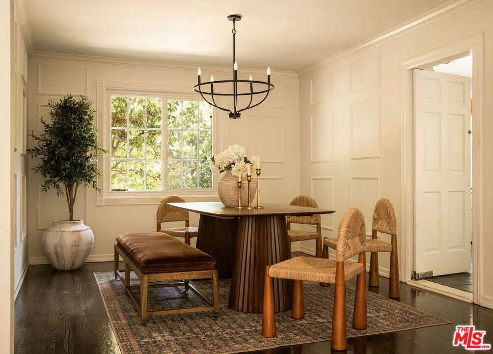 Photo of 2533 Benedict Canyon Drive