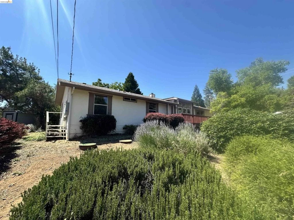Photo of 20511 Nob Hill Cir