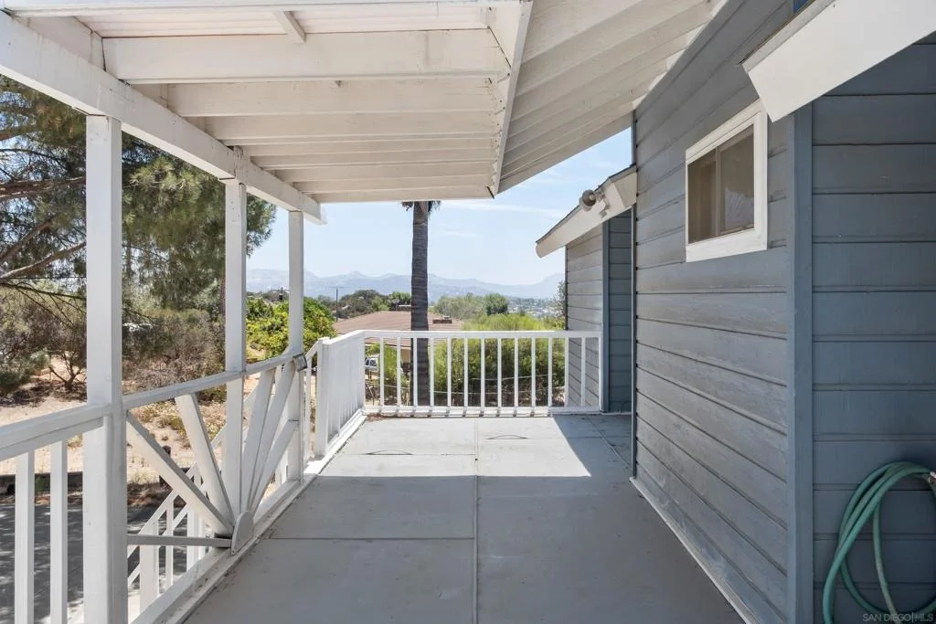 Photo of 2827 N Victoria Drive