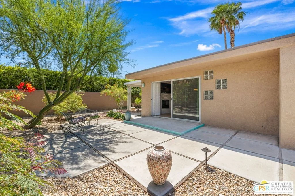 Photo of 73940 Mountain View Avenue