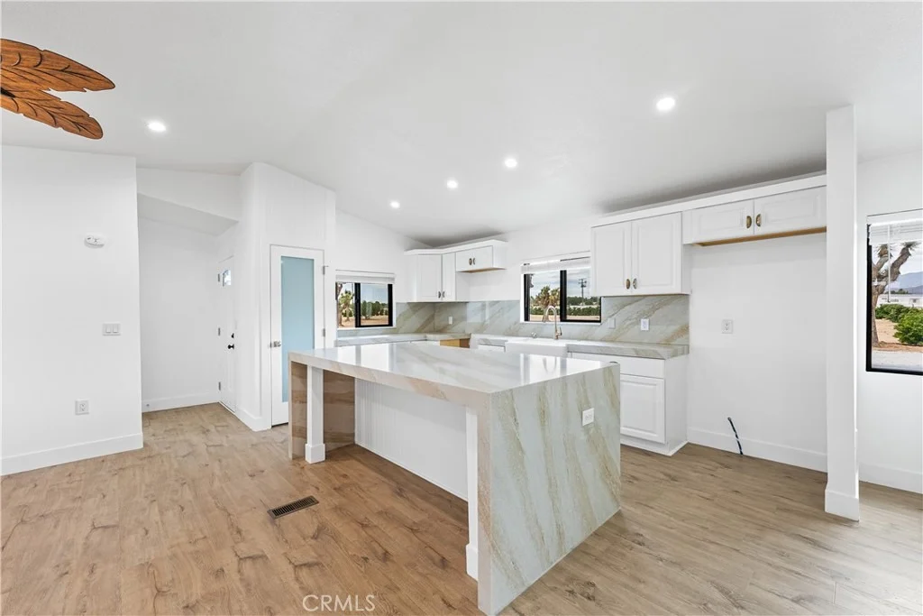 Photo of 4009 W Avenue K-8