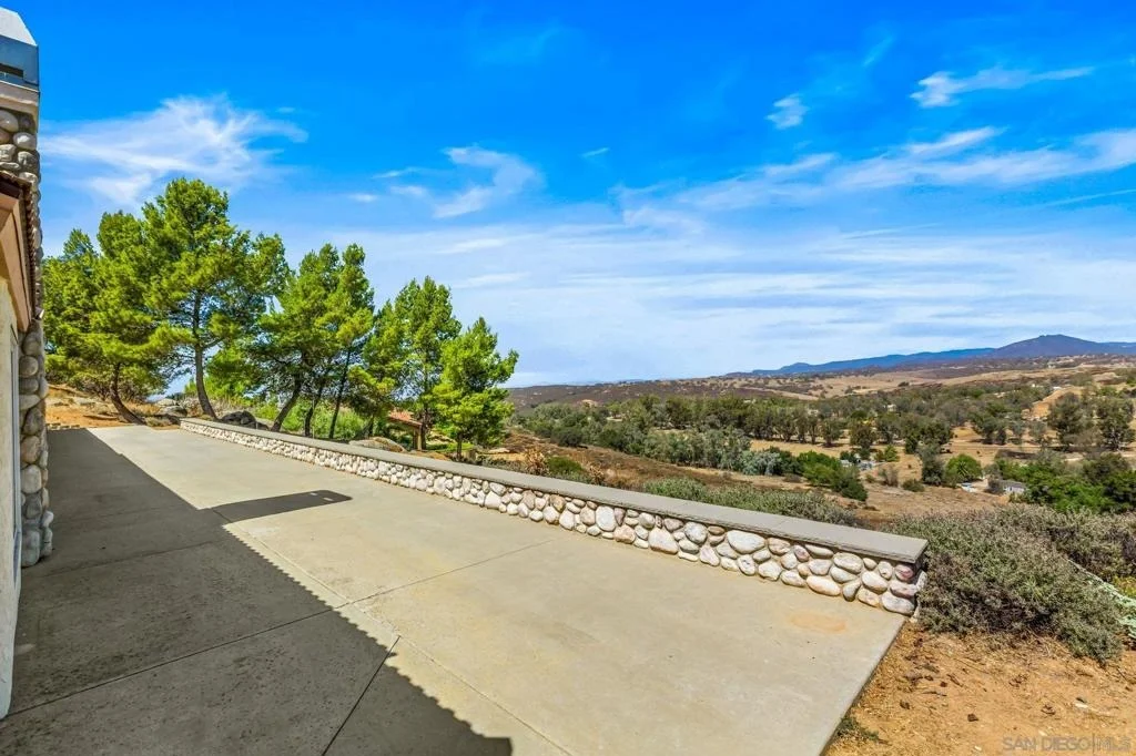 Photo of 25090 Oakana