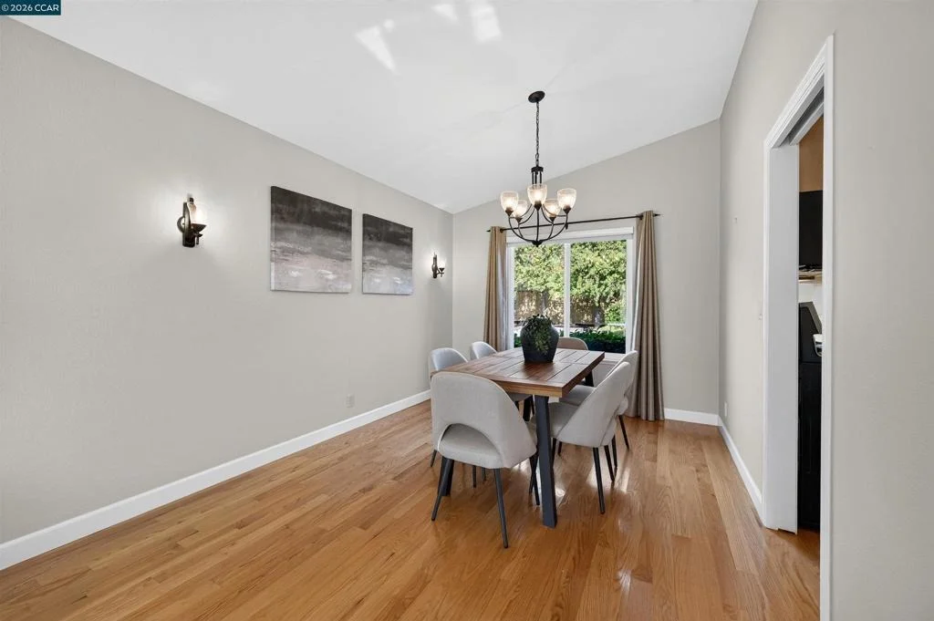 Photo of 1409 Stonehedge Dr