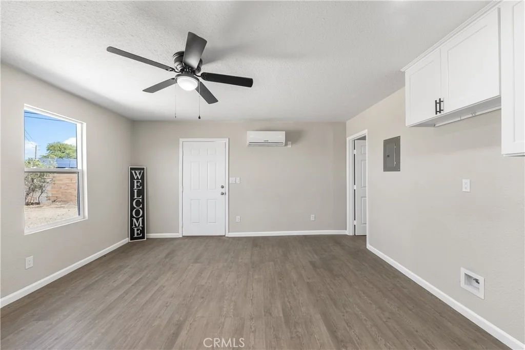 Photo of 15992 Lawrence Drive