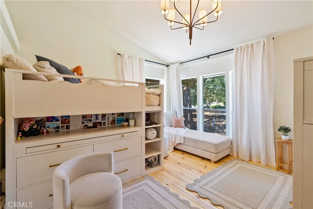 Photo of 5750 El Pharo