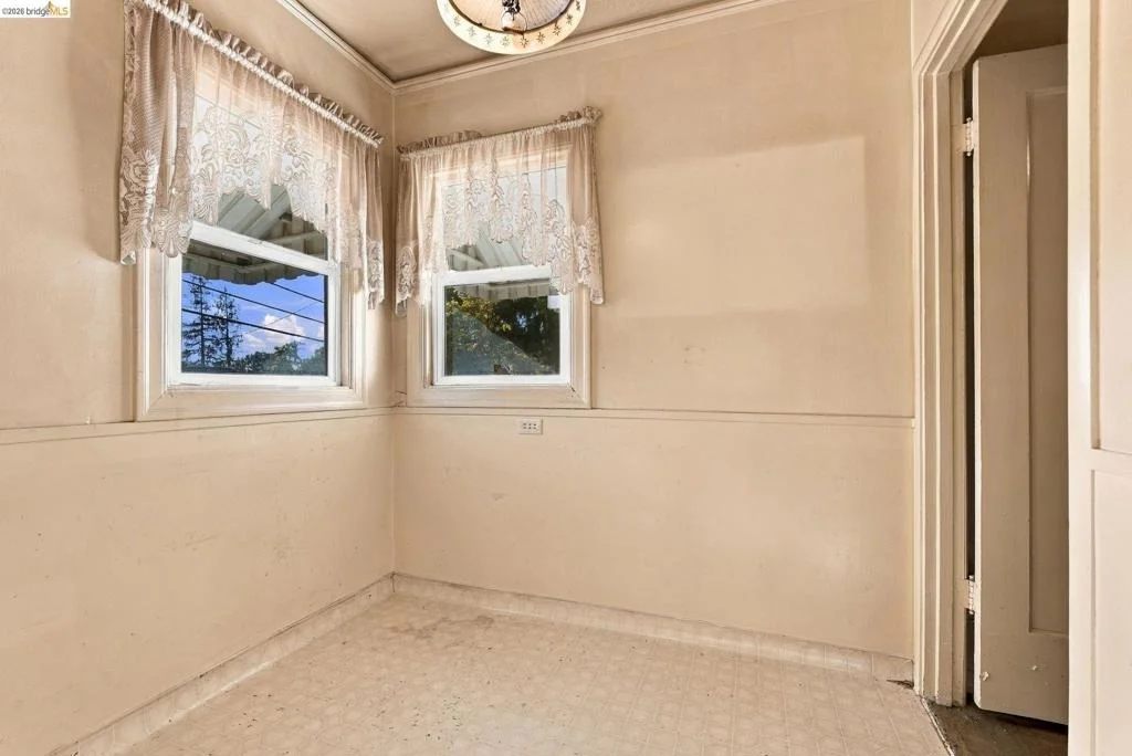Photo of 2901 Sheffield Ave