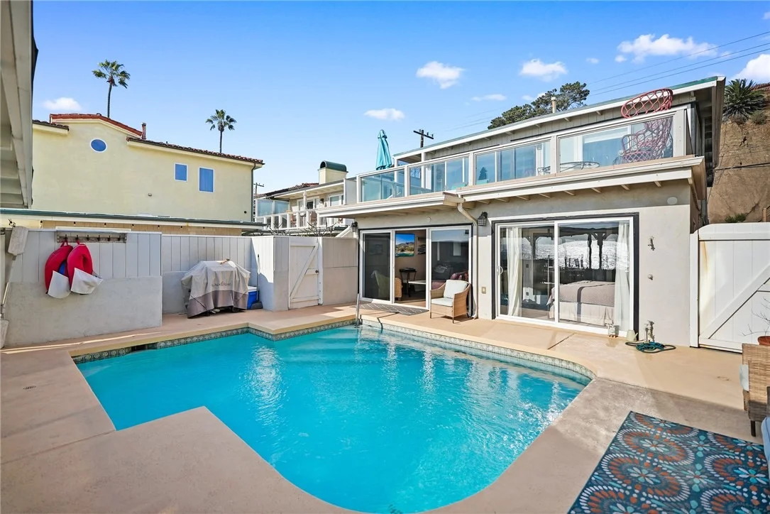 Photo of 35091 Beach Road