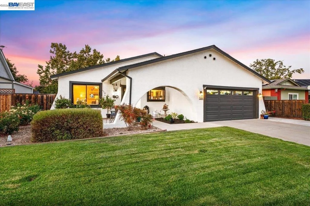 Photo of 586 Colusa Way