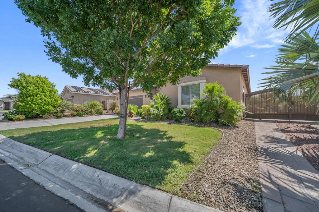 Photo of 42210 Summit Way