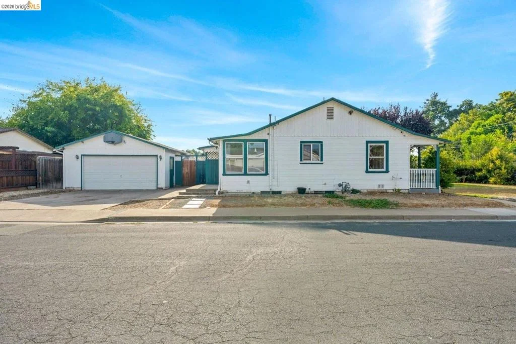 Photo of 3742 Walnut Ave