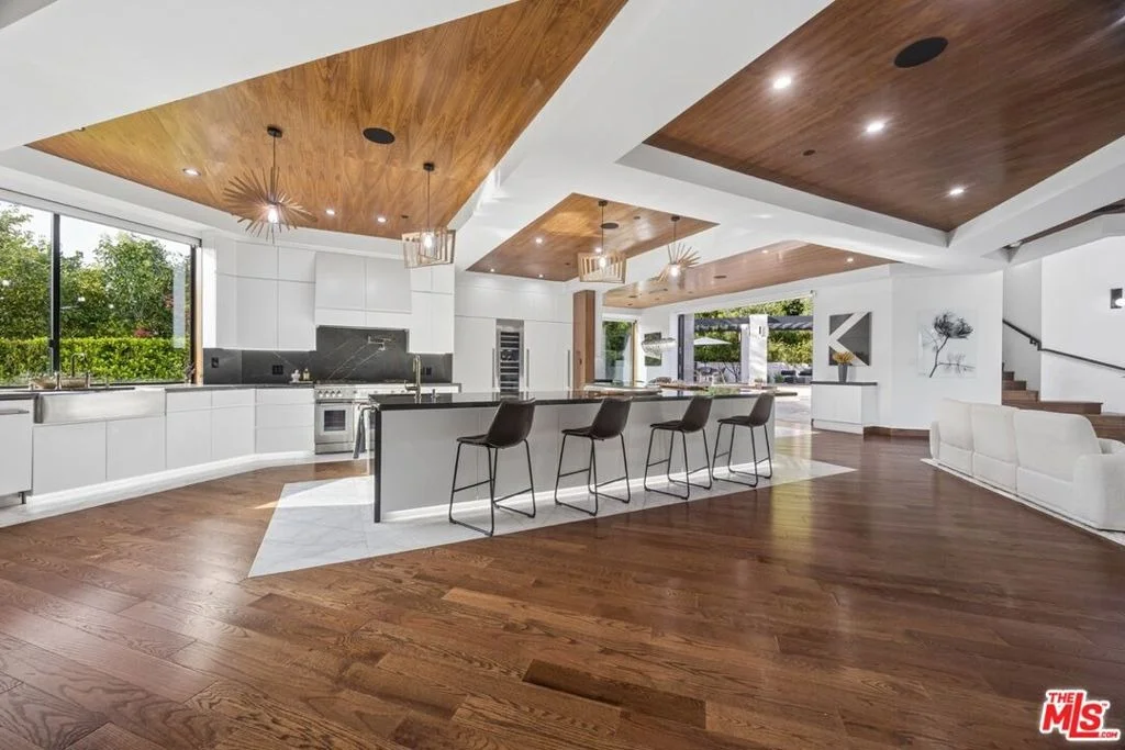 Photo of 11075 W Sunset Boulevard