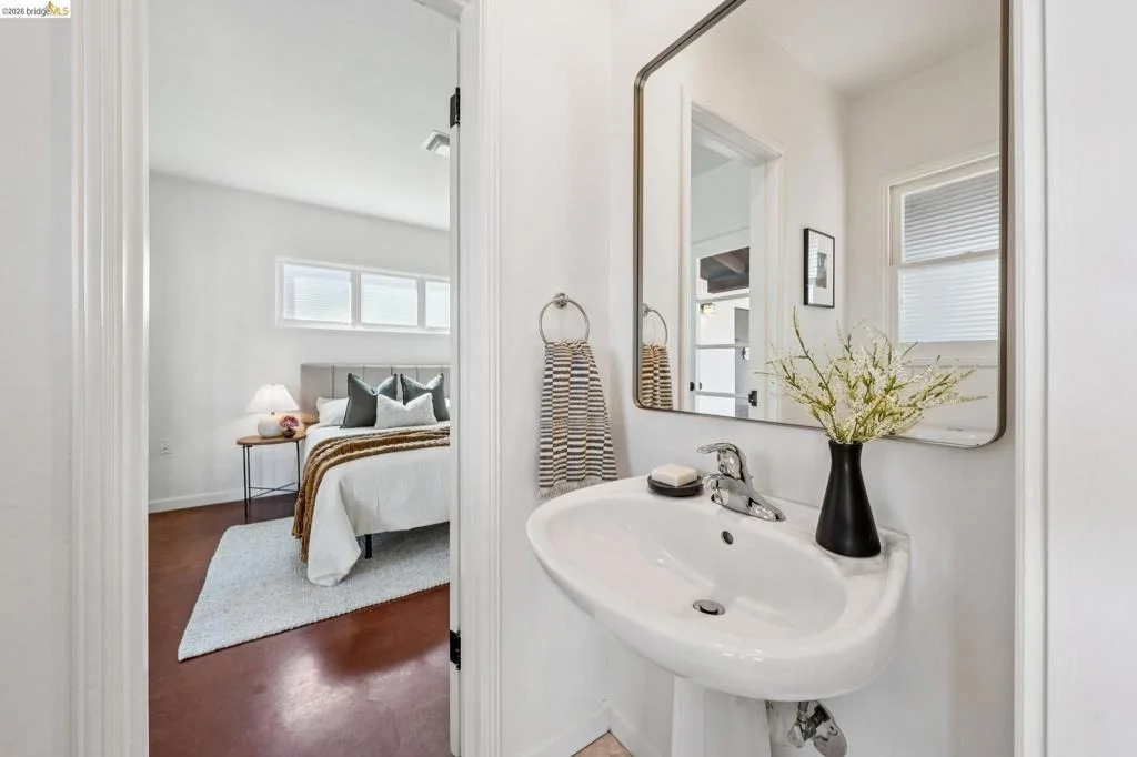 Photo of 201 Warwick Ave