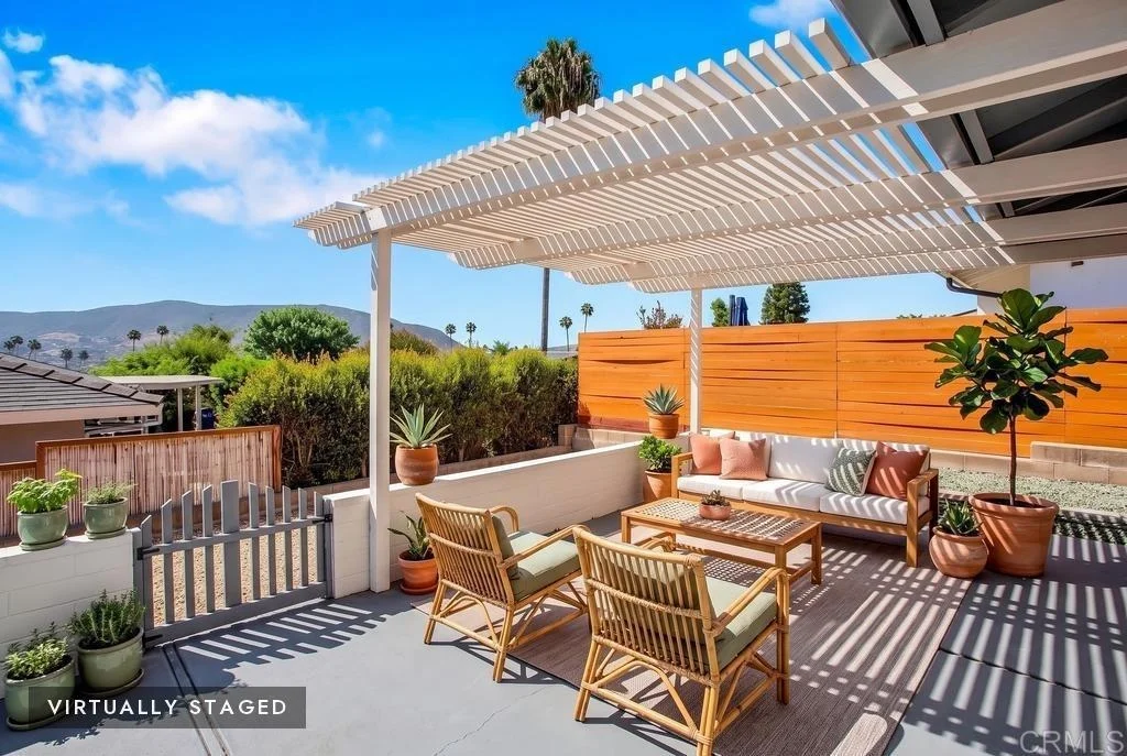 Photo of 959 La Tierra Drive