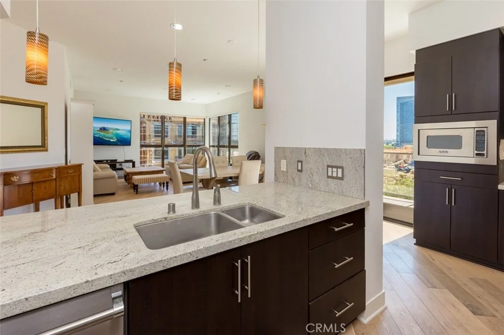 Photo of Unit 415 at 402 Rockefeller