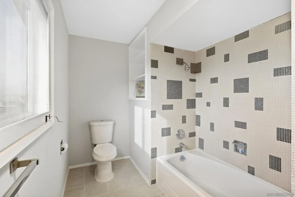 Photo of 7865 Roseland Drive