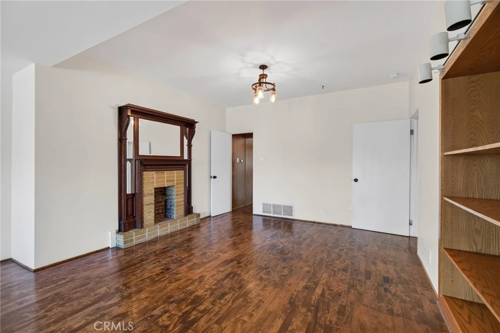 Photo of 2732 Mary Street