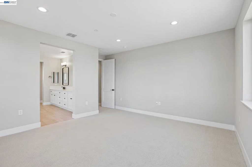 Photo of 421 Trellis Way