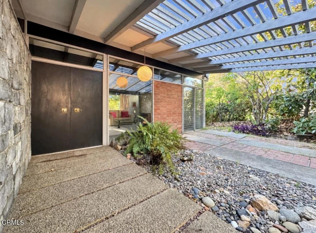 Photo of 925 Monarch Drive