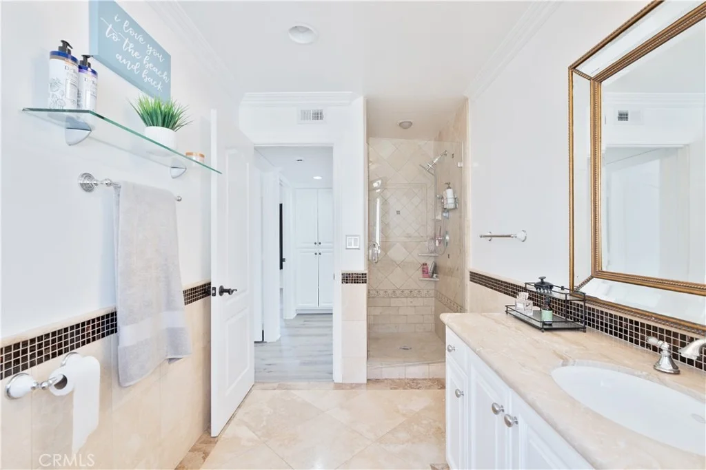 Photo of 2355 Peninsula