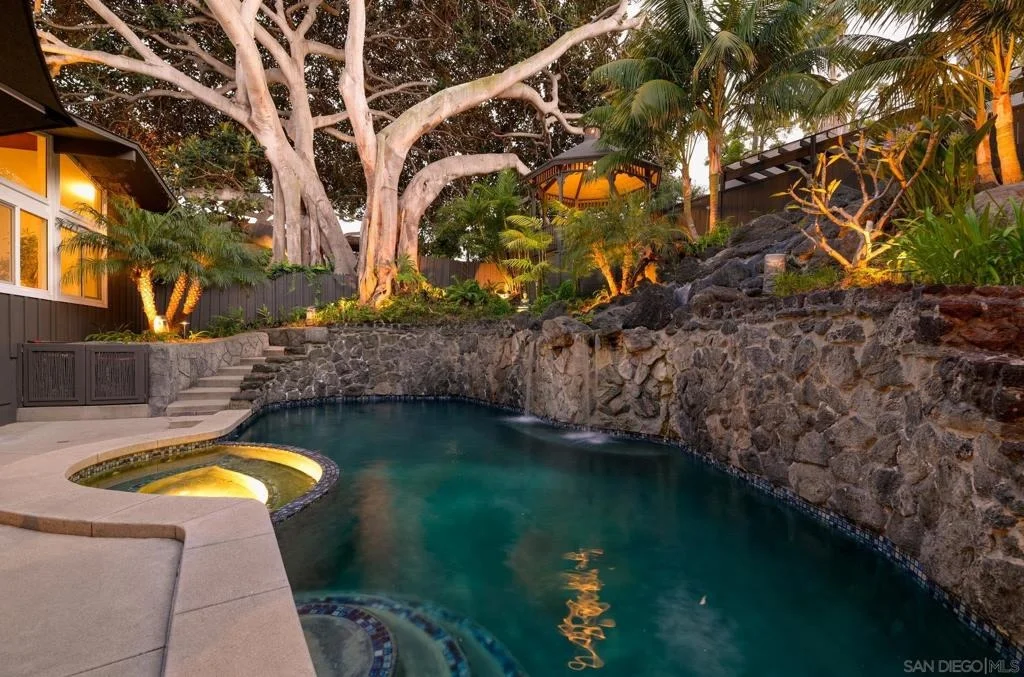 Photo of 3958 La Cresta