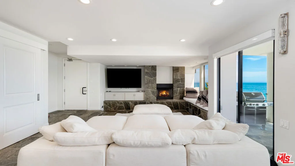 Photo of 25252 Malibu Road