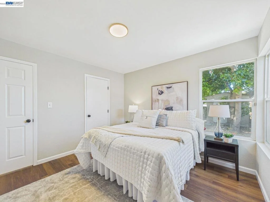 Photo of 2609 Macarthur Ave
