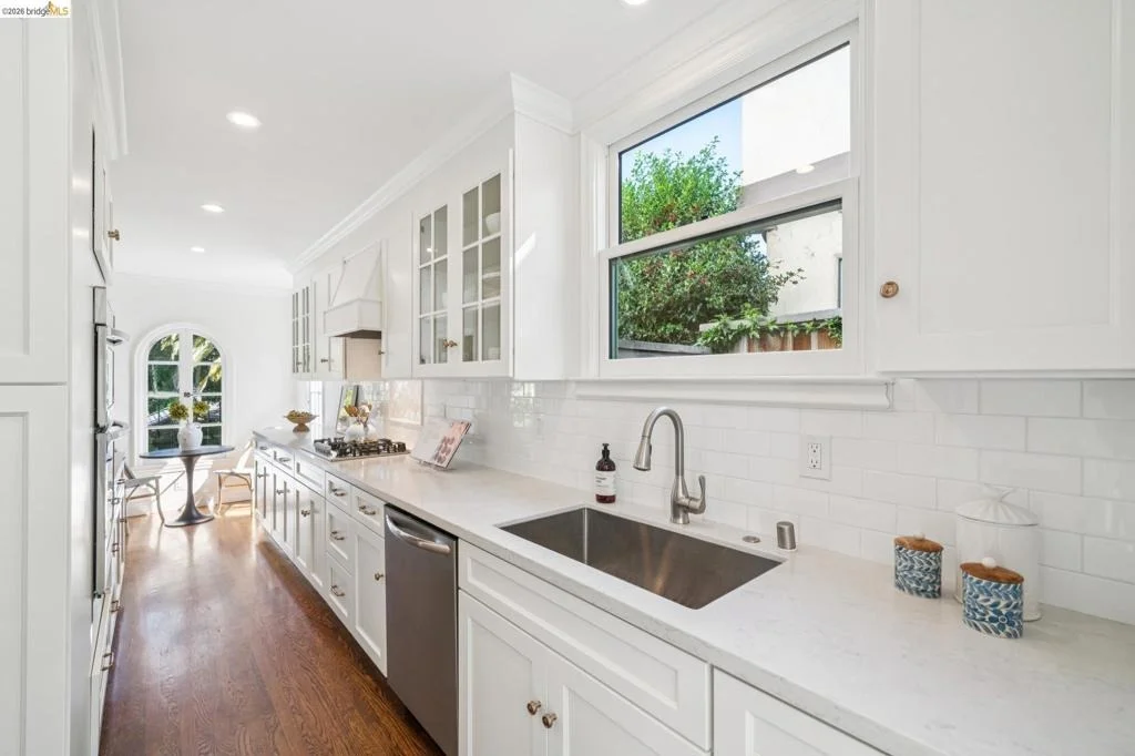 Photo of 6080 Ocean View Drive
