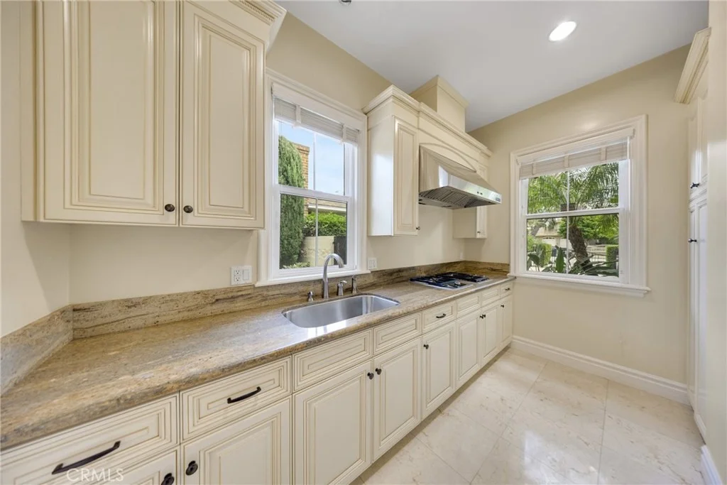 Photo of 2041 S 6th