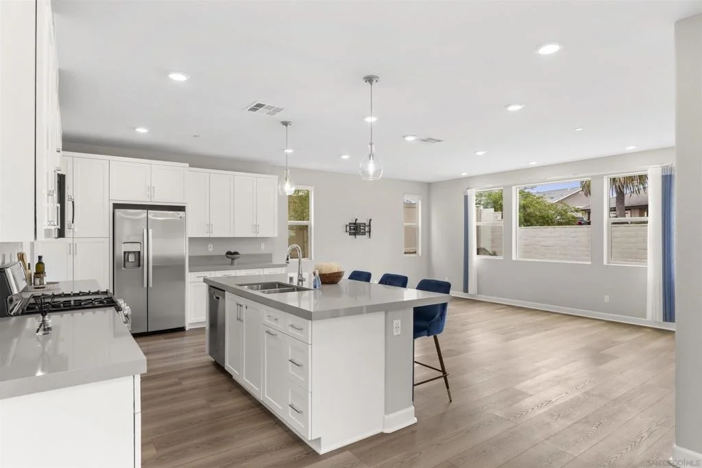 Photo of 1187 Barry Pl