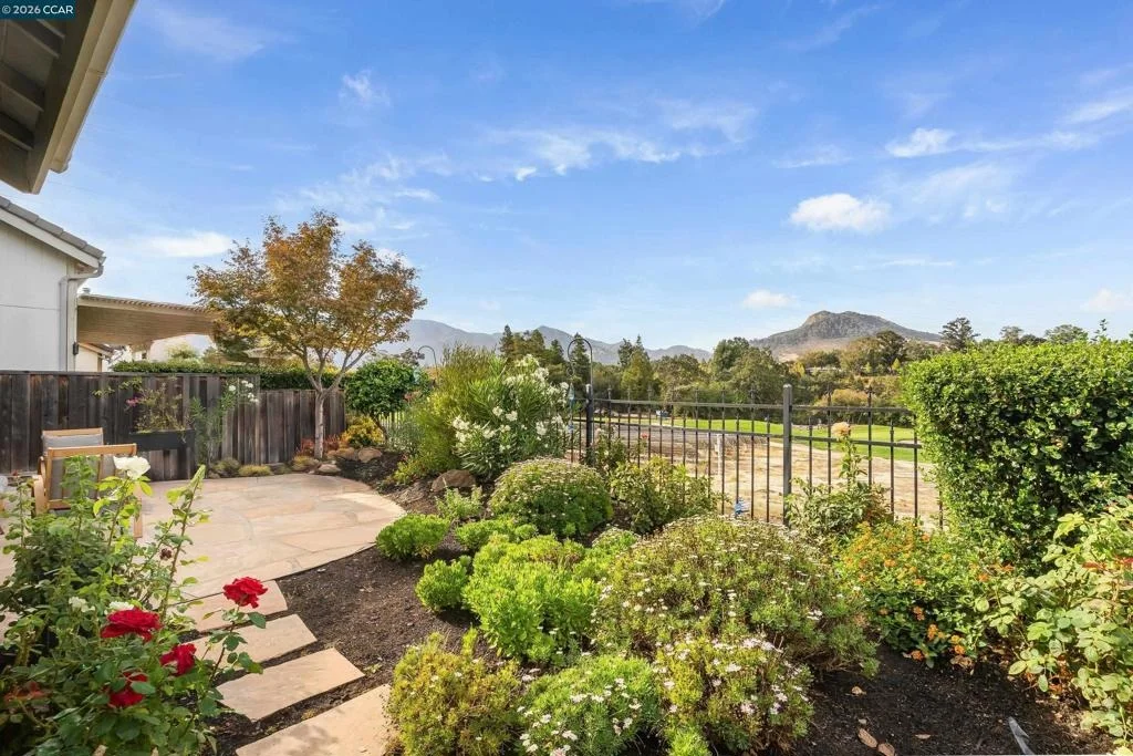 Photo of 1049 Feather Cir