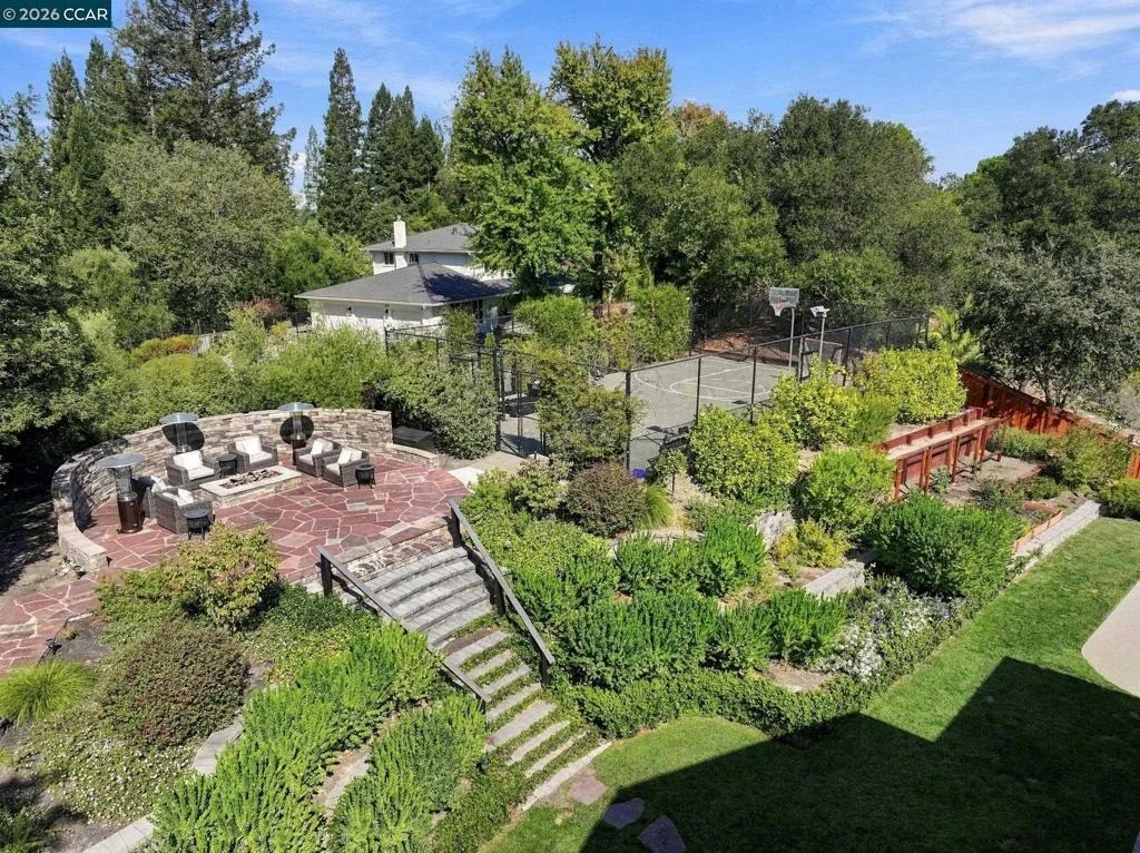 Photo of 180 High Eagle Rd