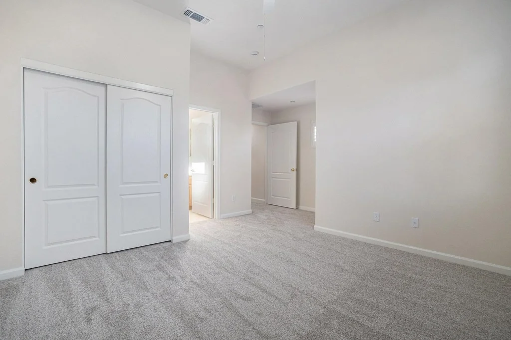 Photo of 1007 CENTENNIAL DR
