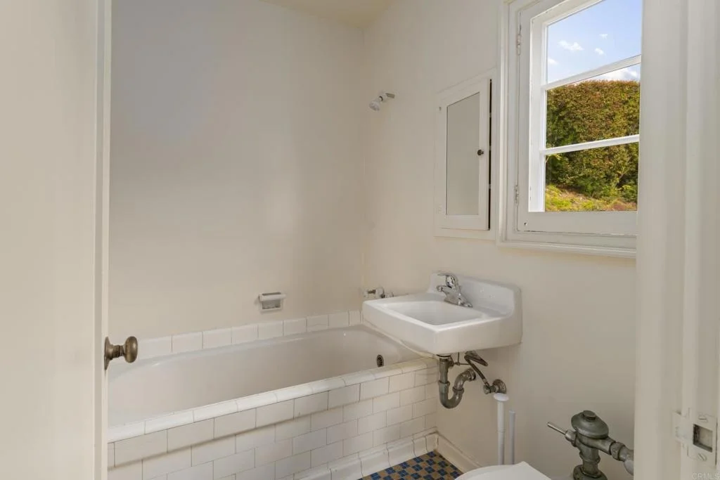 Photo of 1406 La Jolla Knoll