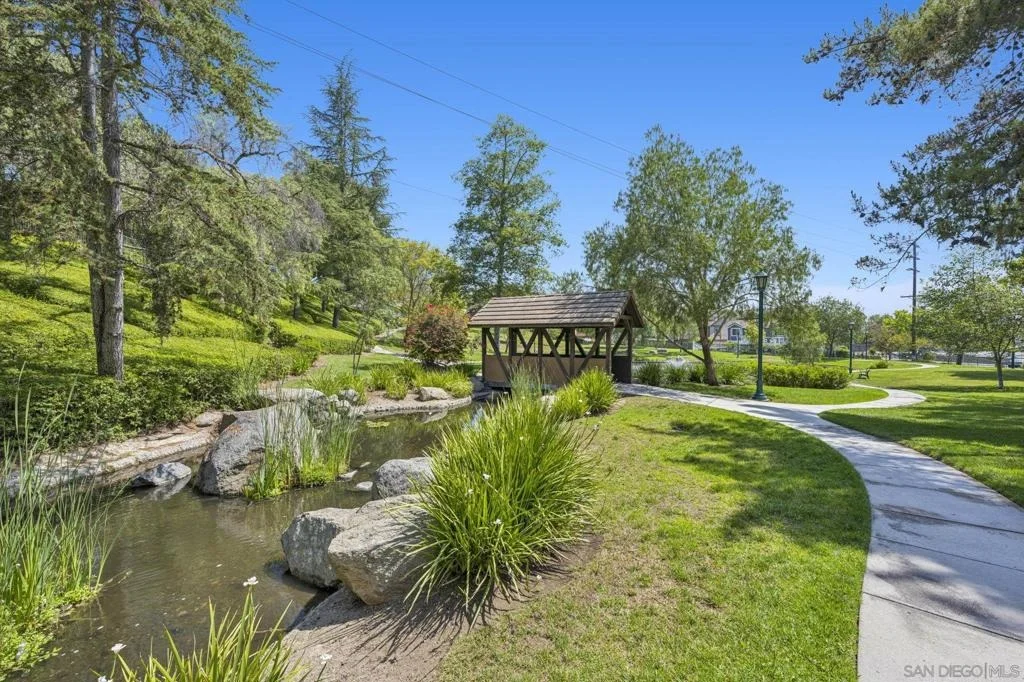 Photo of 901 Rose Arbor Drive