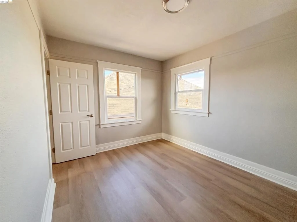 Photo of 2417 Sonoma Blvd