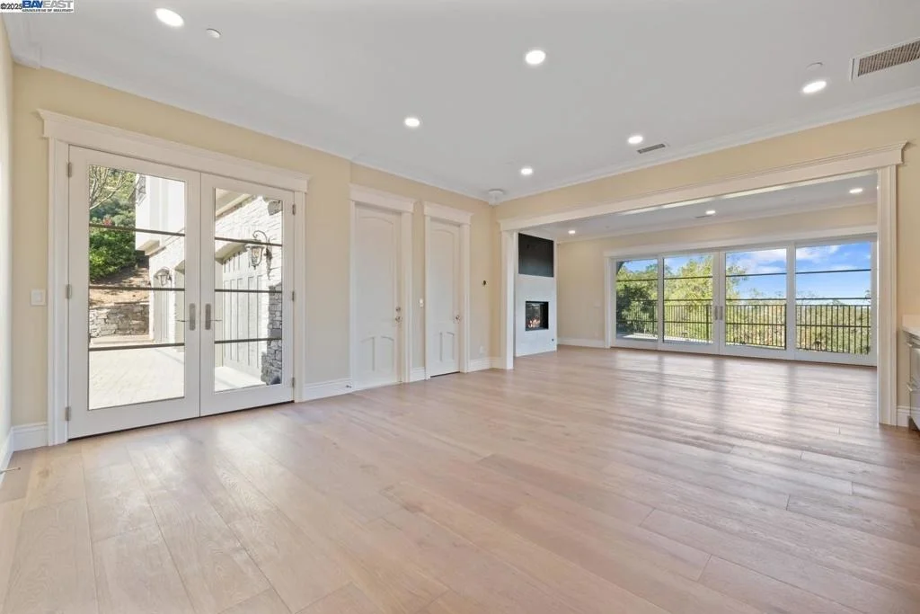 Photo of 700 Clipper Hill