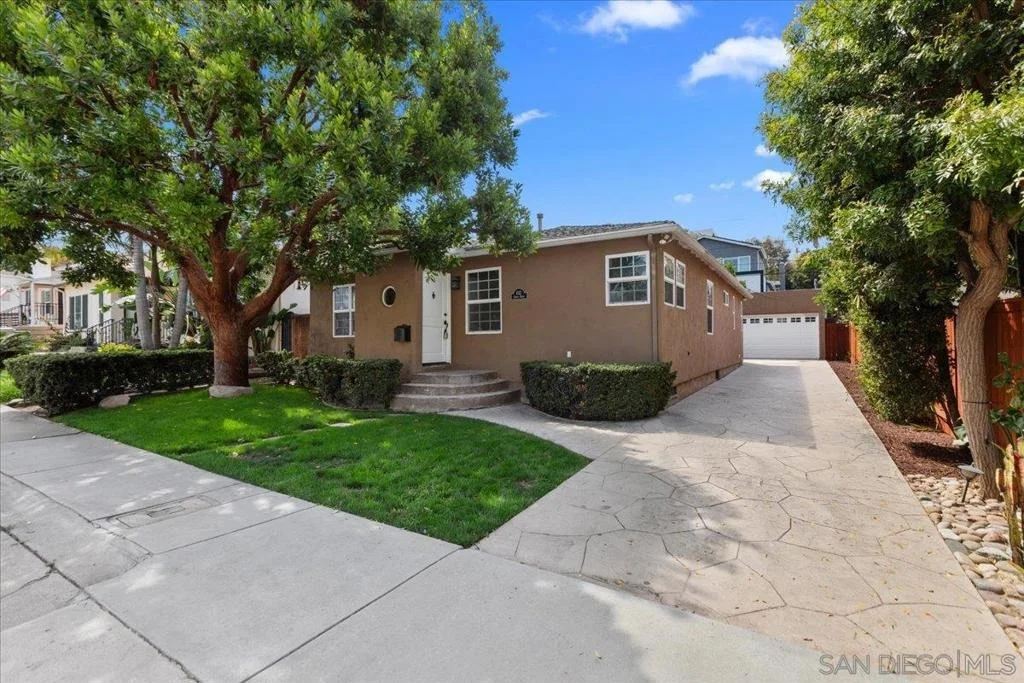 Photo of 633 Arroyo