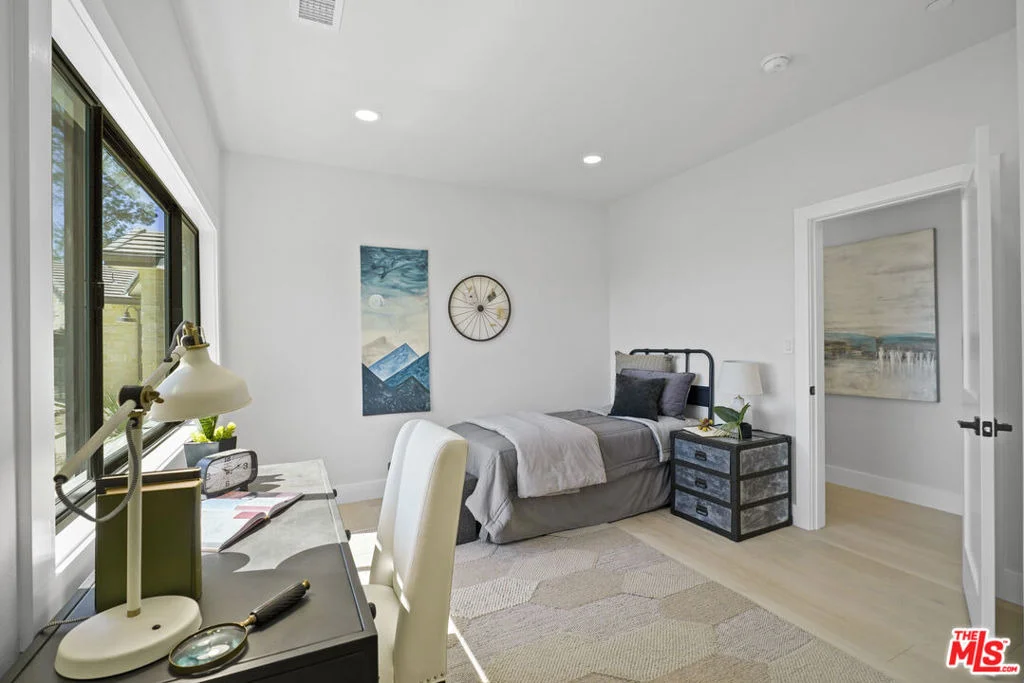 Photo of 23813 Harbor Vista Drive
