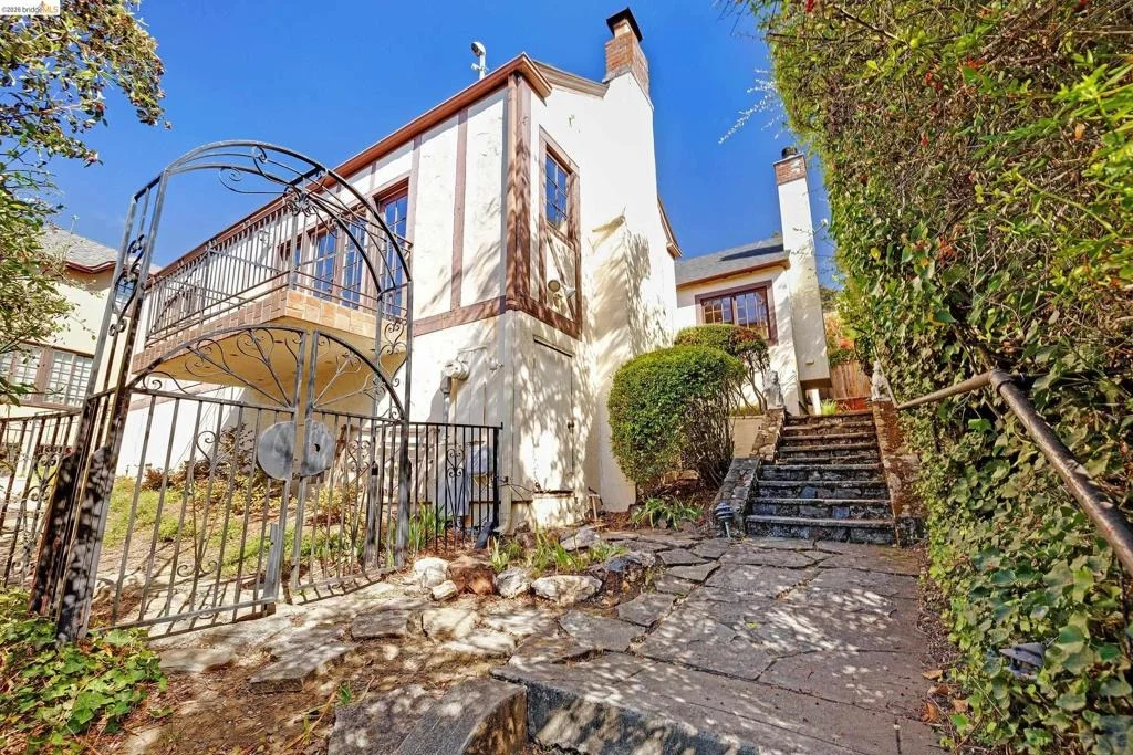 Photo of 455 Arlington Ave