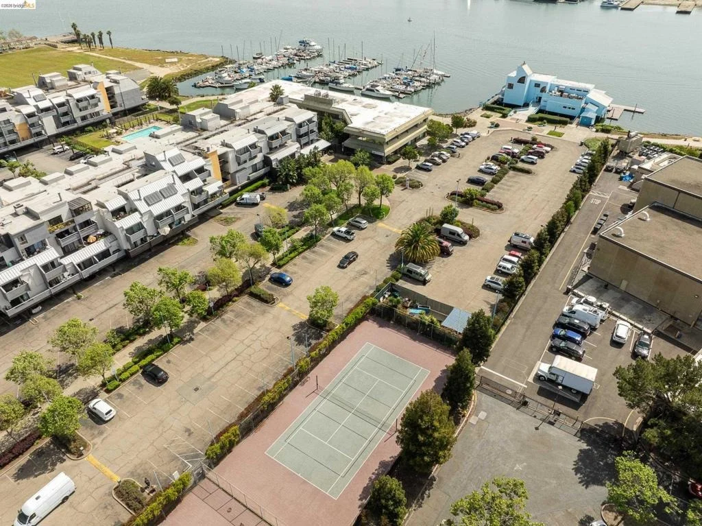 Photo of Unit 353 at 1 Embarcadero